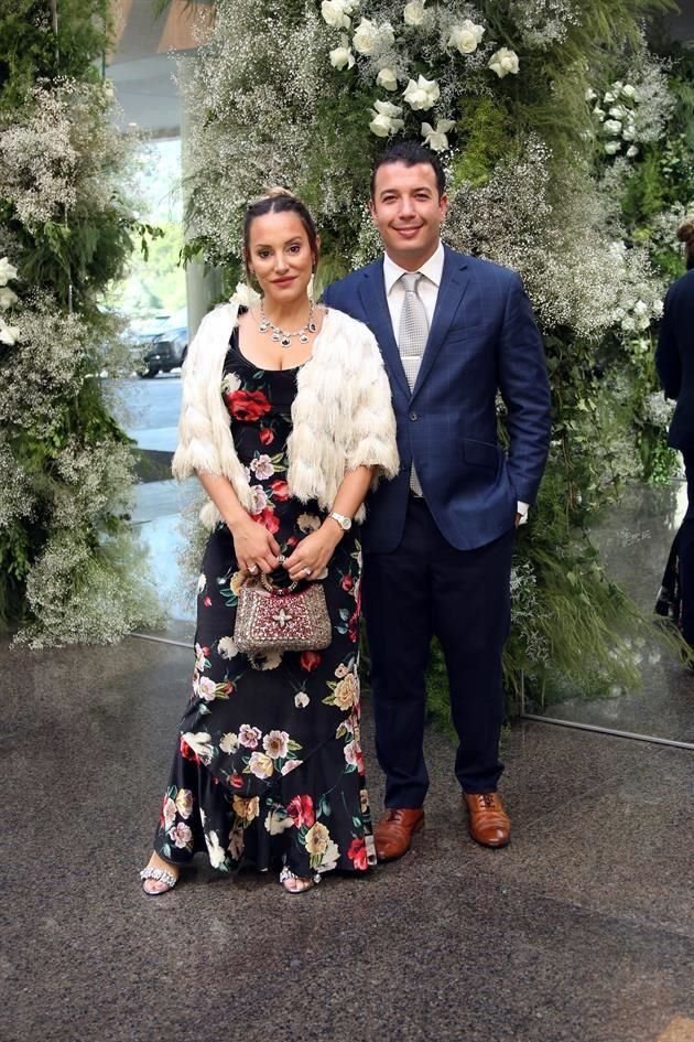 Vivi Villareal de Pérez Salinas y David Pérez Salinas