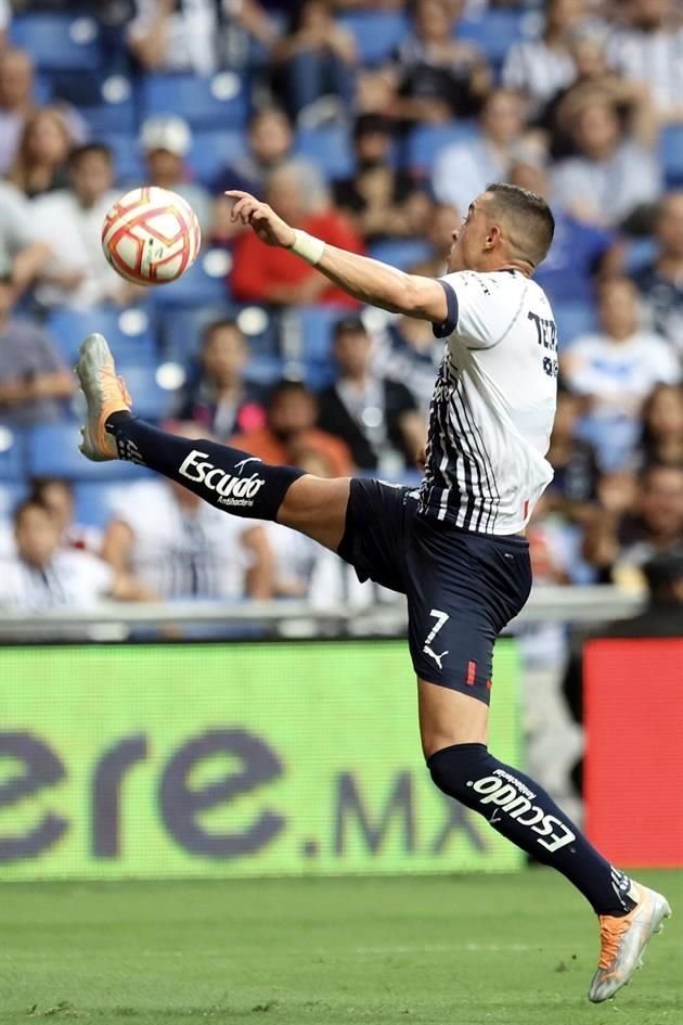 El Monterrey desperdició varias de gol en el segundo tiempo y se conformó con el 1-0.