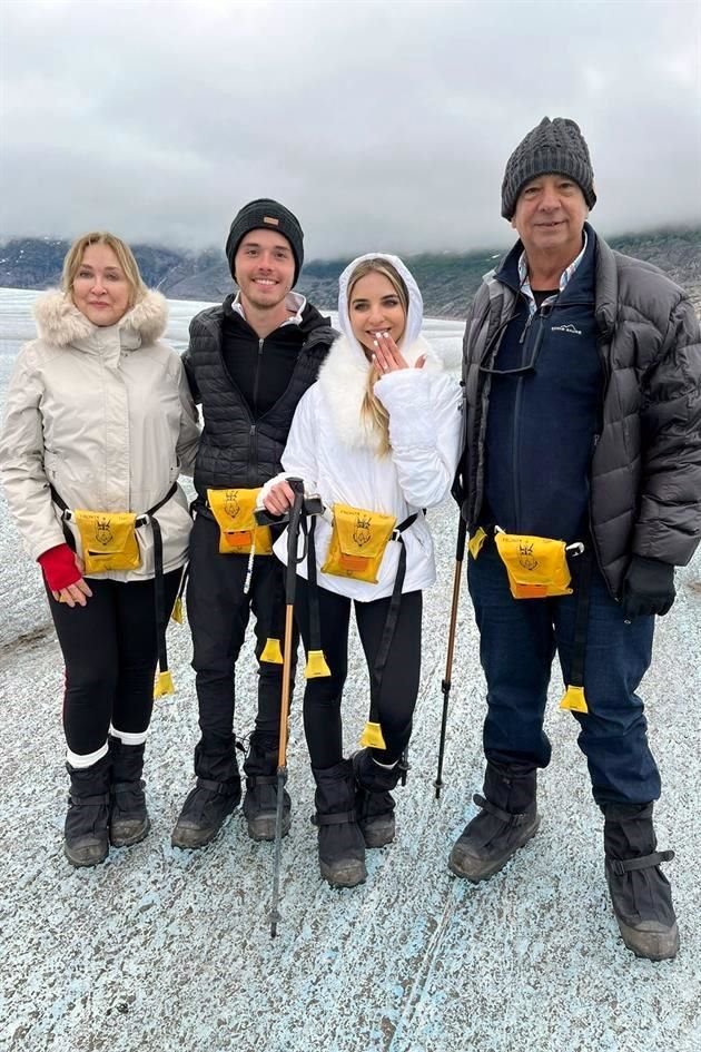 Lisa González de Andonie, Alberto Moreno, Chabe Andonie y Elías Andonie Giacomán