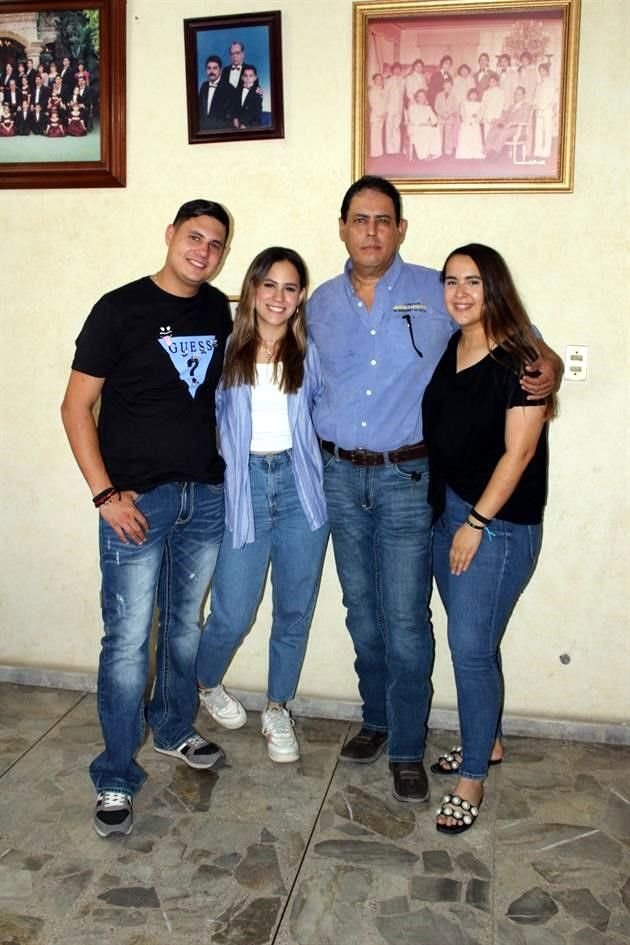 Abelardo Cortés Montemayor, Lorely Cortés Montemayor, Abelardo Cortés González y María Fernanda Cortés Montemayor