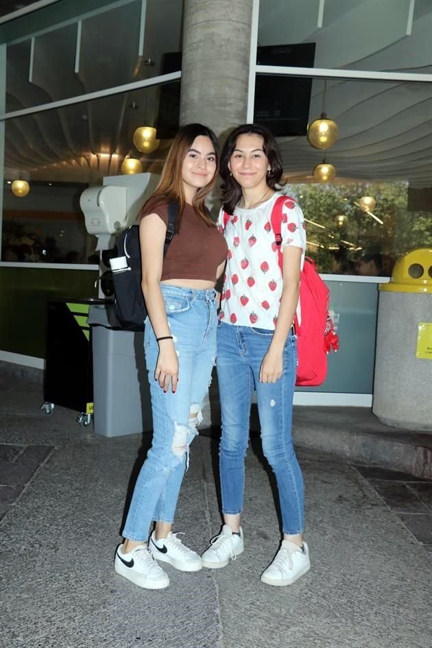 Astrid López y Arantxa Flores