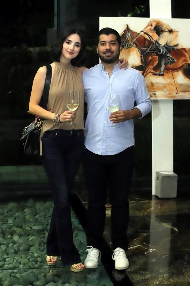 Valeria Fuentes y Gabriel Cortés