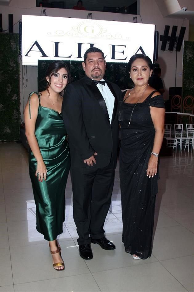 Adriana del Bosque, presidenta del Club Leo, Villa de Guadalupe, Lauro Antonio del Bosque e Isela Ramos de Del Bosque