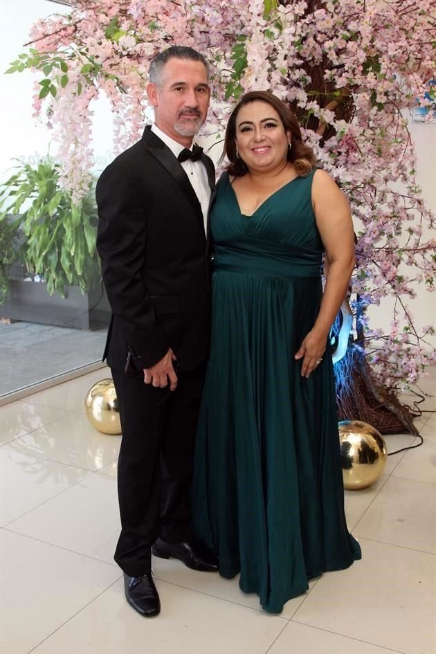 Nora Cavazos de Treviño y Juan Pablo Treviño