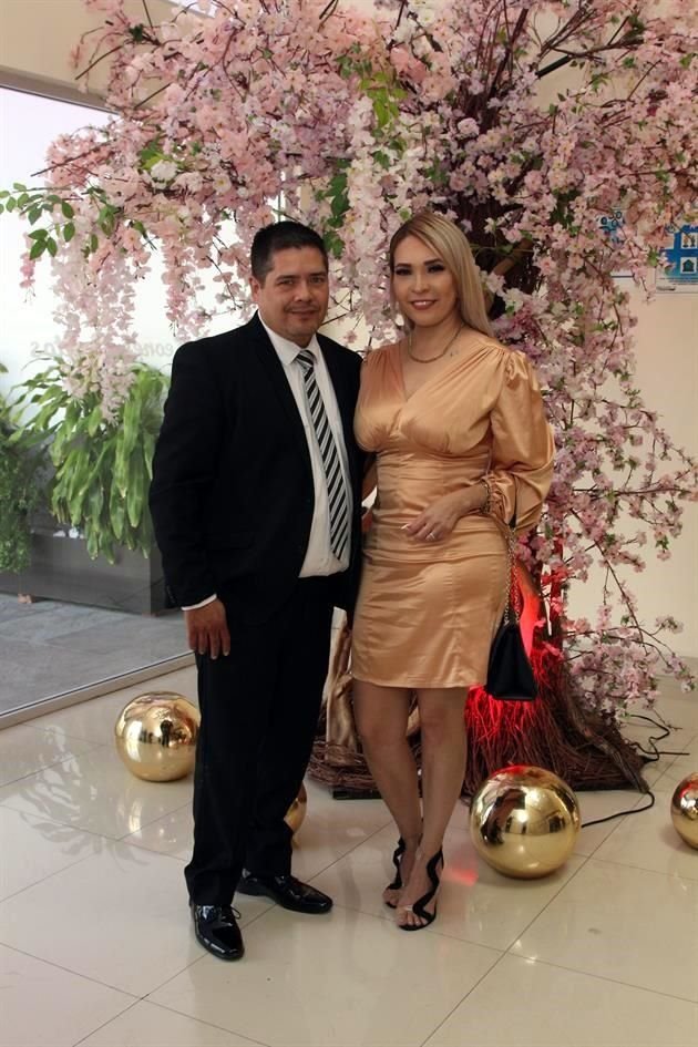 Ricardo Martínez y Dalía Cantú