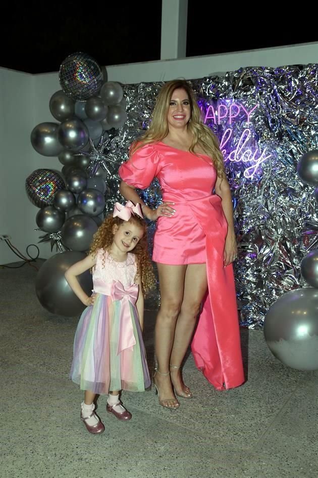 Priscilla Ibarra y Anik Elizondo