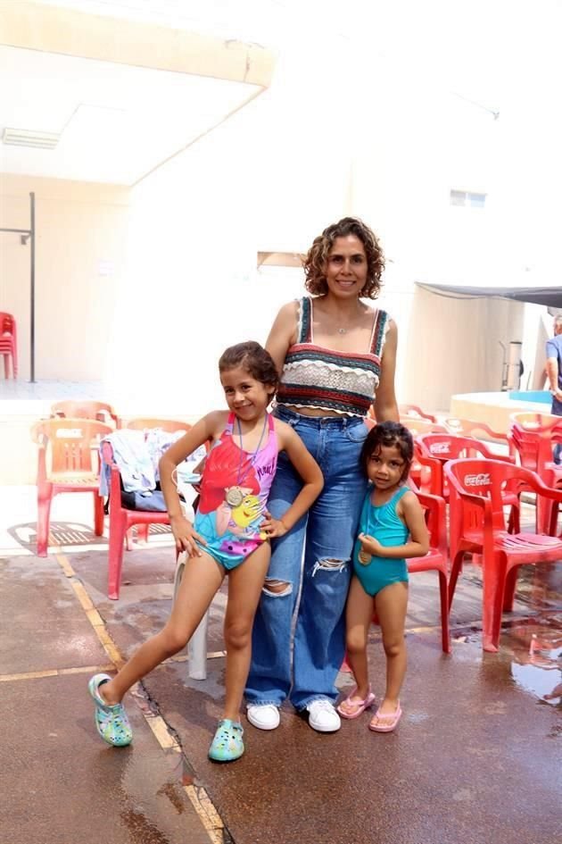 Martha de Rojas, Luciana Rojas e Isabela Rojas
