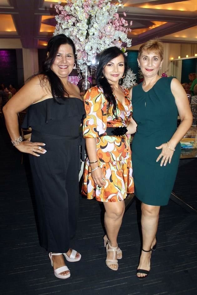 Alma Macías, Magda Hildalgo y Claudia Jaime