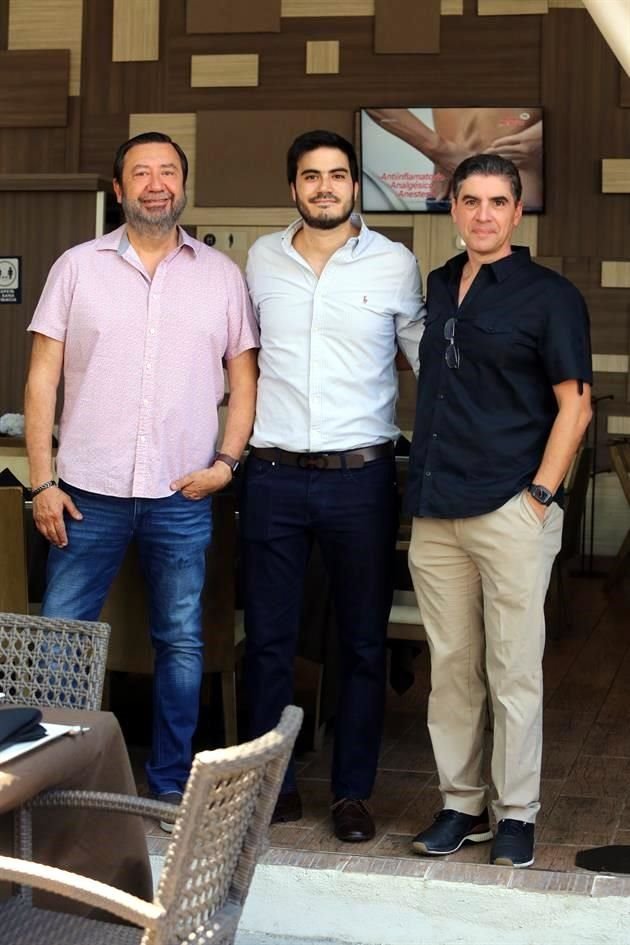 Jorge Chapa Martínez, el novio y José Bravo García