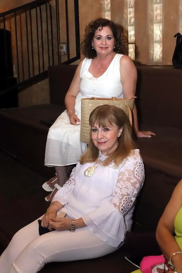Maybea Peña y Rocío Canales