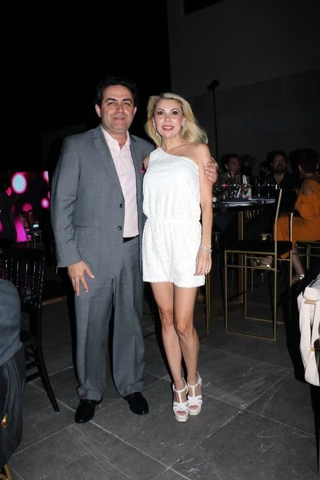Rafael Selem y Roberta Barrera