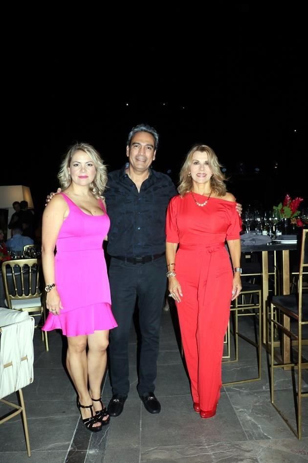 Verónica Ulloa, Alejandro Castañeda y Claudia Ibarra