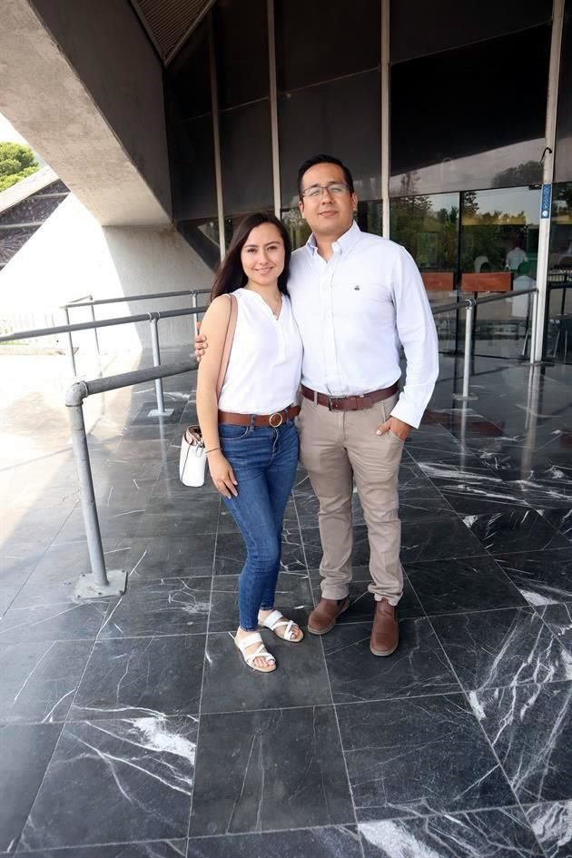 Ariadna Delgado y César Martínez