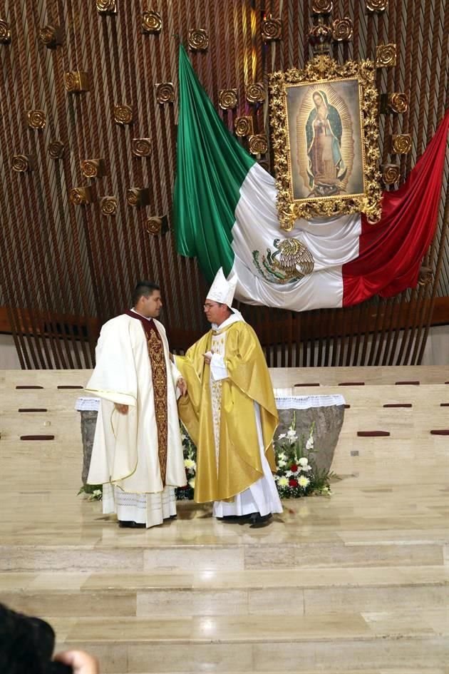 Marcos Daniel Belmares y Monseñor César Garza Miranda