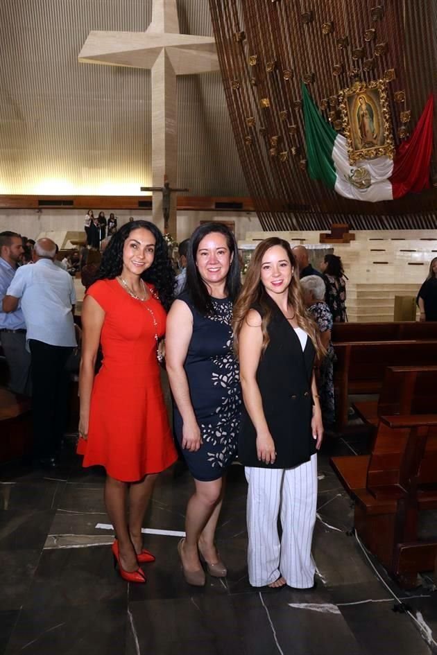 Jennifer Segura, Reyna Villarreal y Mayra Villarreal