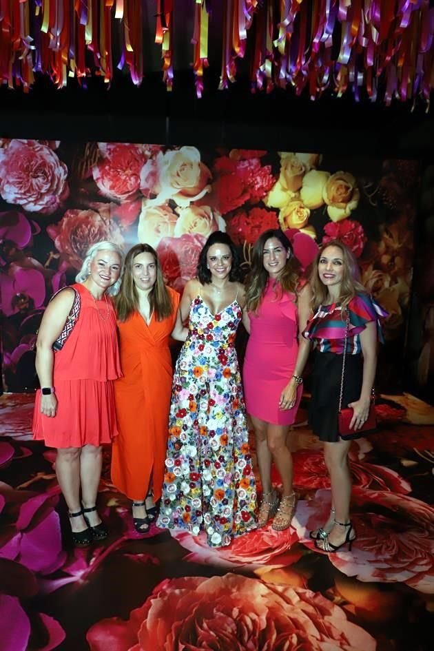 Karla Villarreal, Alejandra Hinojsa, Caty Sada Jaime, Yvette Velasco y Ana Hinojosa