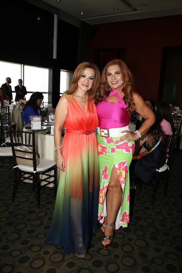Tere Elizondo de Garza y Nancy Castillo de Elizondo