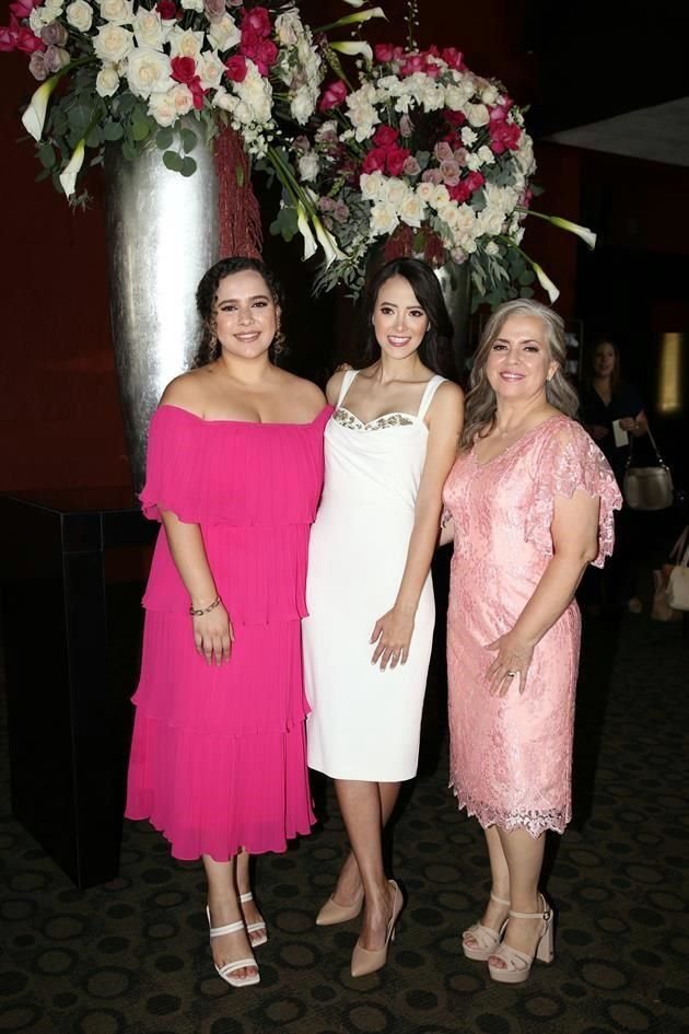 Erika Arenas, Ana Sofía Villarreal Navarro y Mily Guerra de Arenas