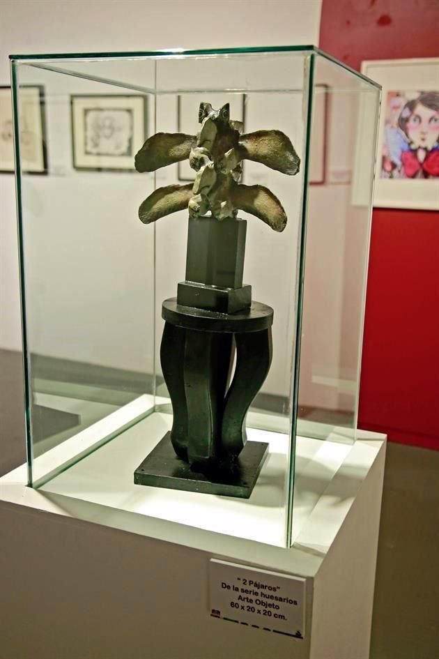 El artista celebra 25 años de trayectoria con esta exposición en el Museo de Guadalupe Israel Cavazos.