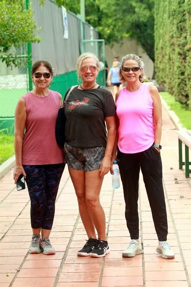 Mary de González, Myrna Treviño y Sofía Schiaffino