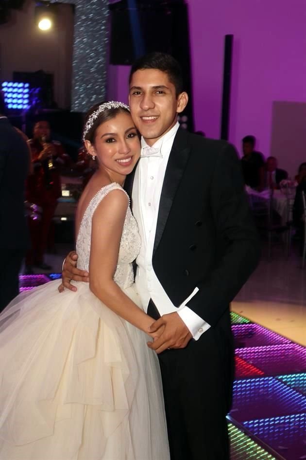Yanín Lange Villalobos y José Manuel Acosta