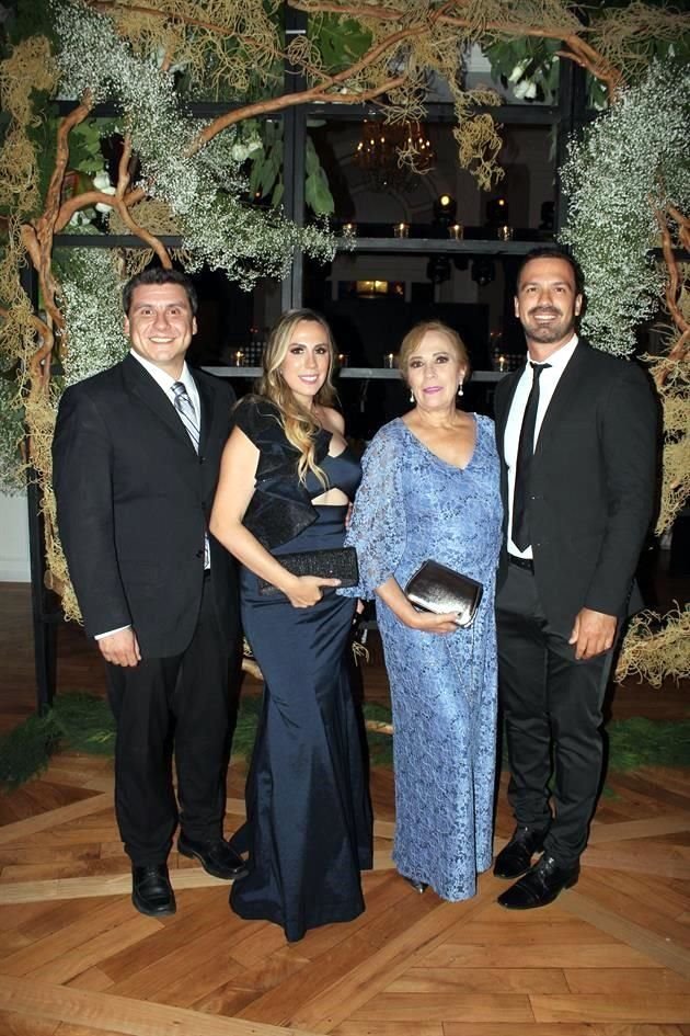Ángel Lozano, Natalia Neavez, Sonia Ibarra y Alejandro Neavez