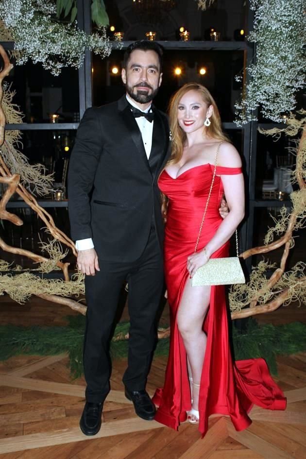 Jesús Sierra Neavez y Paty Elizondo Dueñez