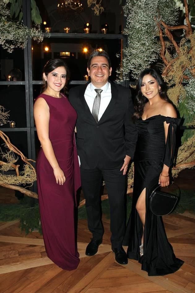 Adriana Chávez, Alan Rada y Magda Castro
