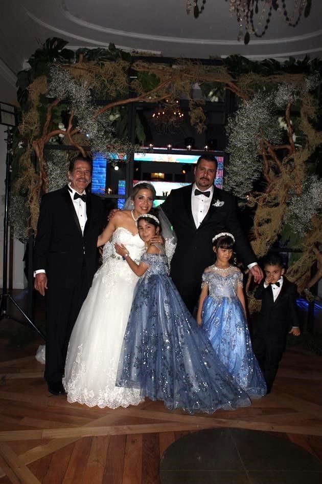 Itzcalli Yunuen Vázquez Rivera, Itzcalli Giselle Sierra Vázquez, José Gerardo Sierra Neavez, Itzayana Geraldine Sierra Vázquez e Ian Gibran Sierra Vázquez.