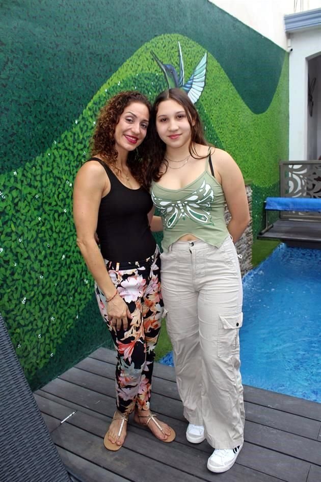 Alma de Osio y Gloria Ríos