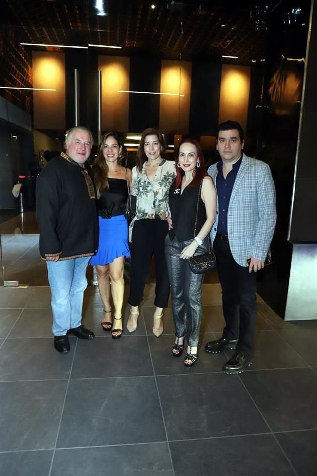José Medellín, Vanessa Martínez, María Constanza Pardo, Mónica García de Moyeda y Arturo Moyeda