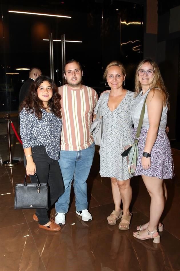 Aidé Dávila, Jorge Quintanilla, Olivia Cantú de Quintanilla y Olivia Quintanilla