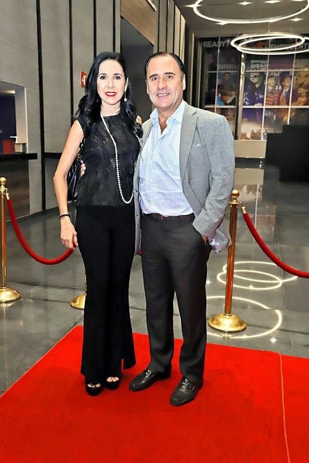 Maru Martínez de Garza y Andrés Garza Herrera
