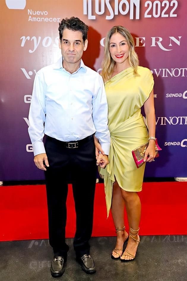 Lauro Martínez y Vanessa Villarreal de Martínez