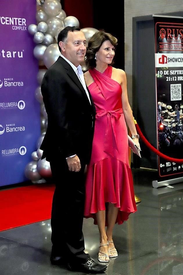 Juan Garza Herrera y Susana Ortiz de Garza