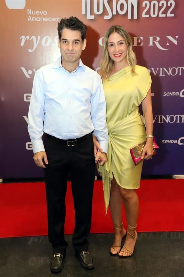 Lauro Martínez y Vanessa Villarreal de Martínez