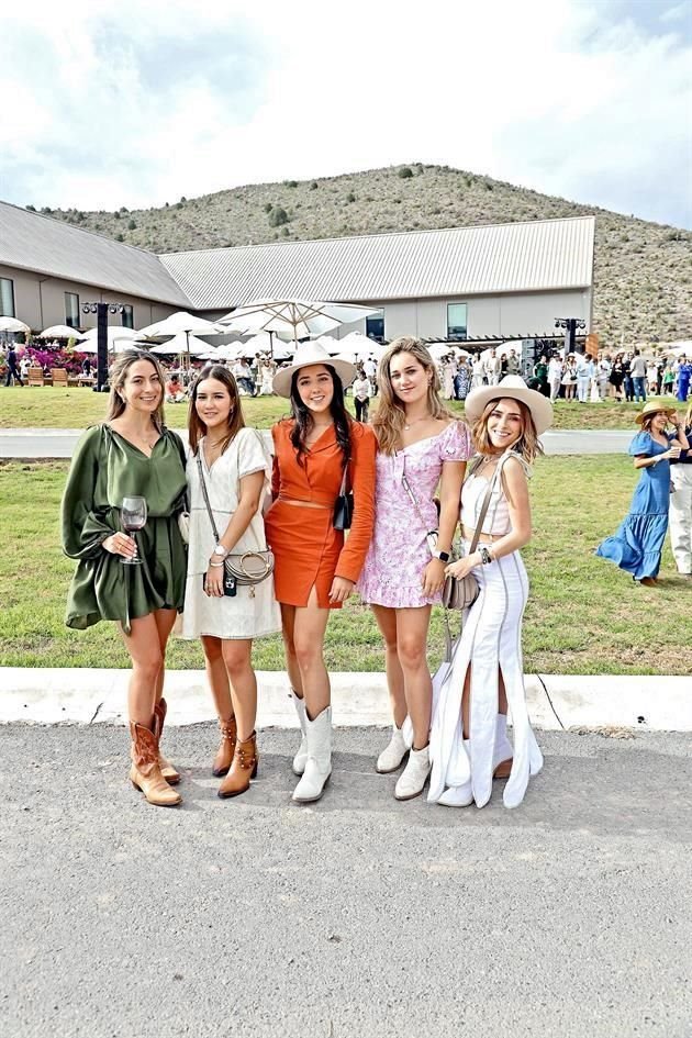 Inés Pedroza, Nicole García, Laura de la Fuente, Olga Hernández e Irlanda Cid de León