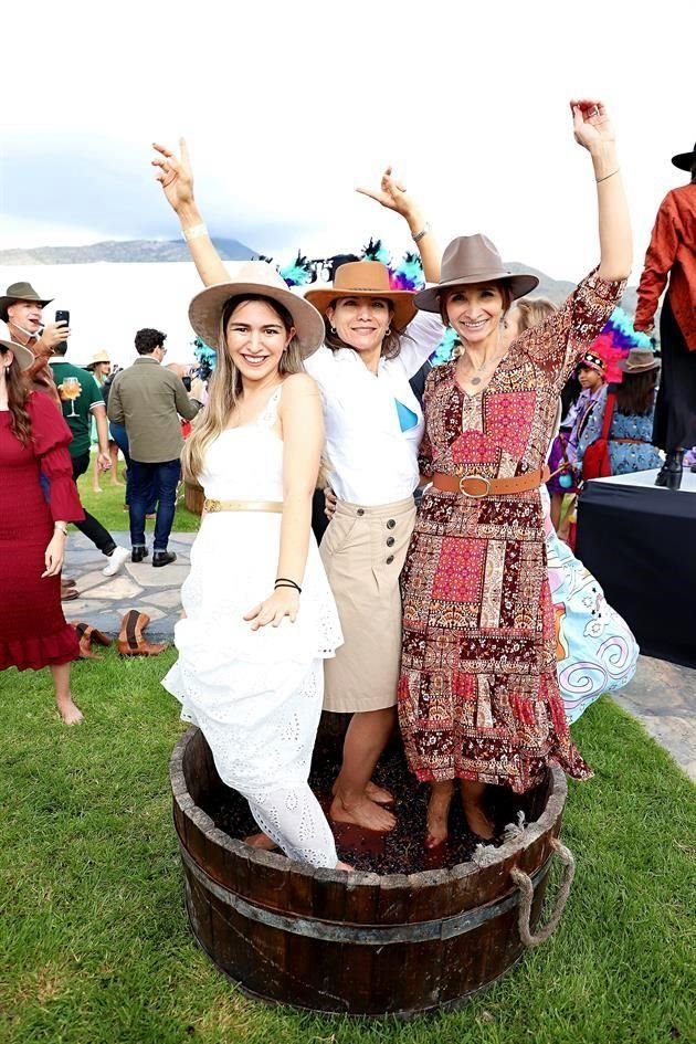 Eugenia Dueñes, Rocío Vargas e Imelda Vargas