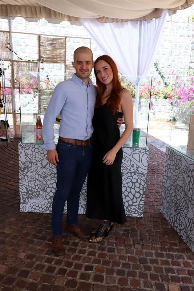 Rubén Deschamps y Mariana Hoyos