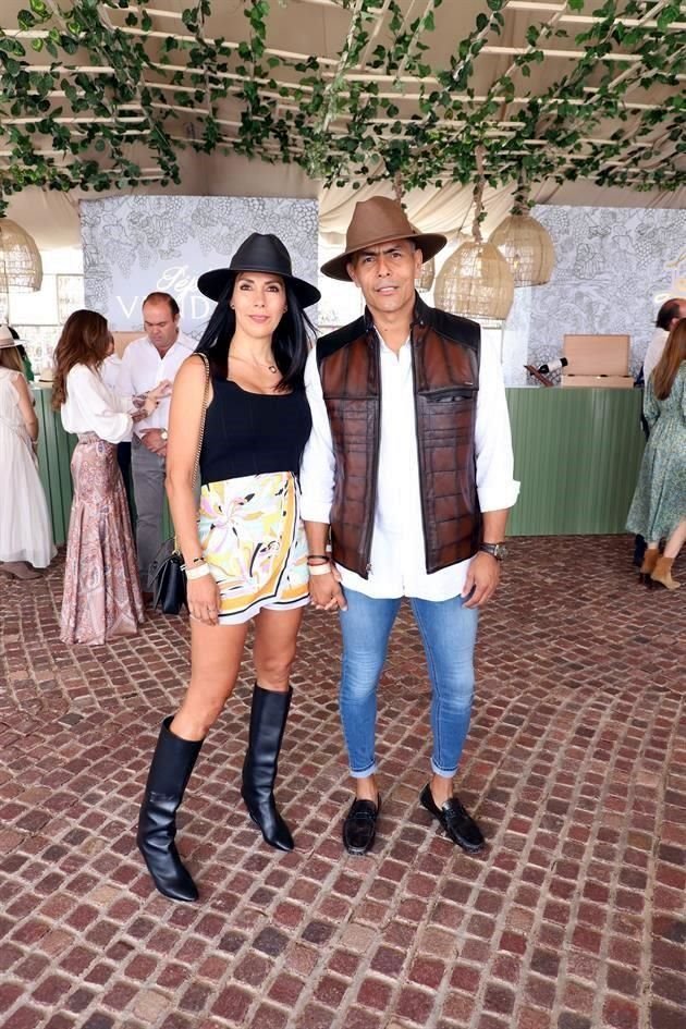 Esperanza de Sánchez y Osvaldo Sánchez