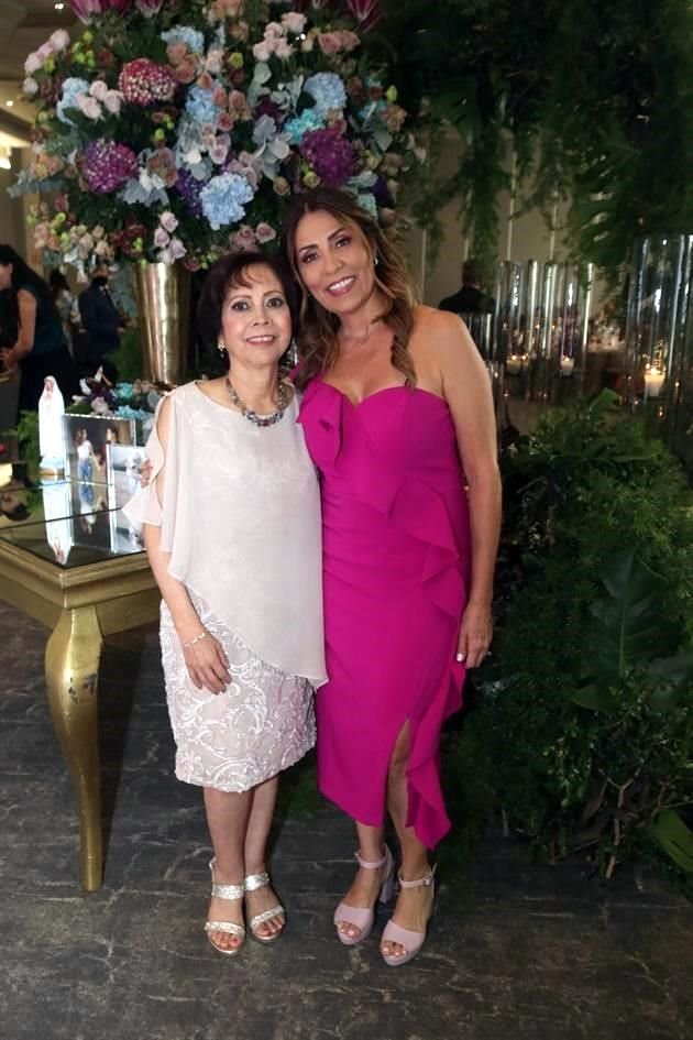 Margarita Rodríguez de Hernández y Blanca Villarreal de Canavati
