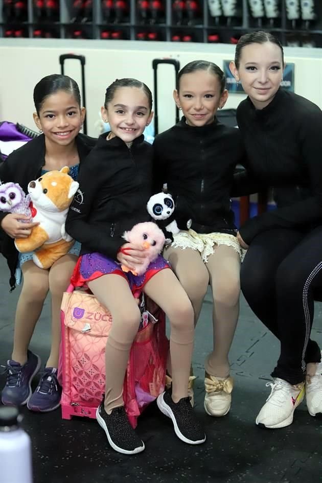 Rebeca Perales, Natalie Ramos, Greta Treviño y Regina Treviño