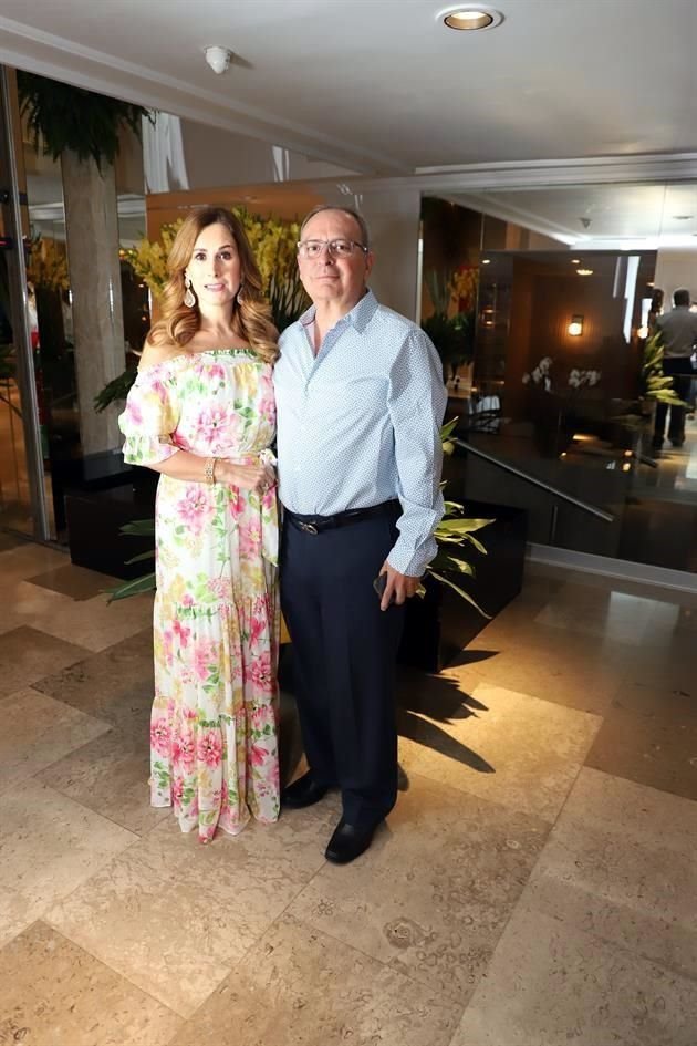 Graciela Tancredi de Flores y Humberto Flores