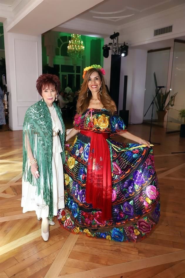 Lupina Vara de Mejía y Olga Mejía