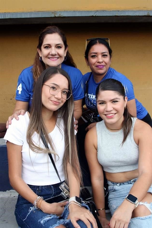 Alma de Bladé, Elena Tobías, Ana López y Alonda Escalante