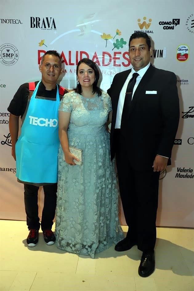 Nacho Aceves, Mariela Benavides y Héctor Cortés, de la Fundación Techo