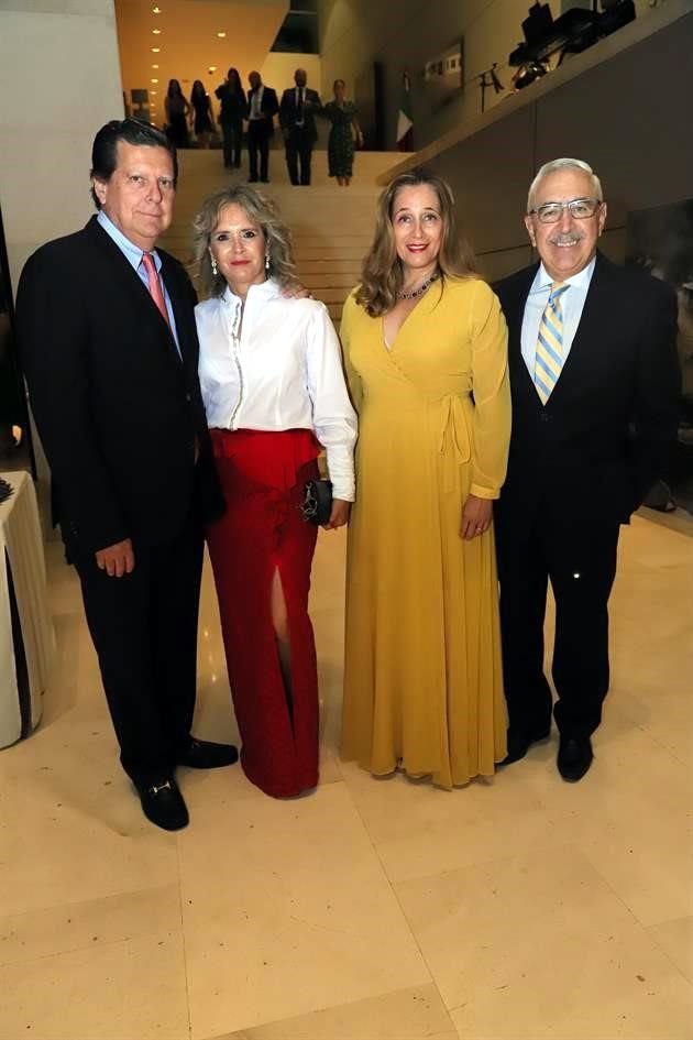 Ricardo Azcárraga, Patricia Azcárraga, Lucía Clouthier de Delgado y Andrés Delgado