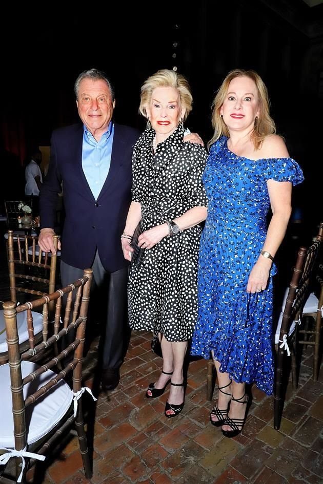 Miguel Schwarz, Betty Zybert de Schwarz y Móncia Garza de Zambrano