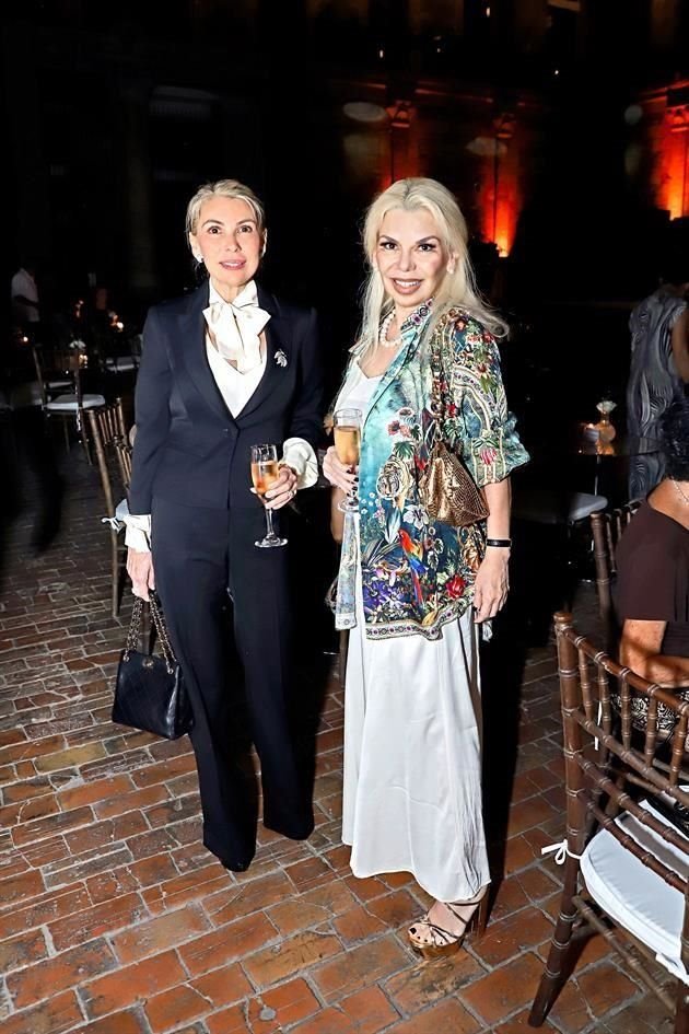 Roberta Barrera de Selem y Lizzie Barrera