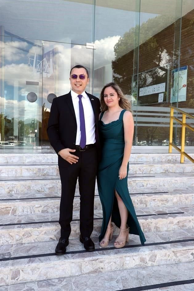 Miguel Ávila y Linda Medrano